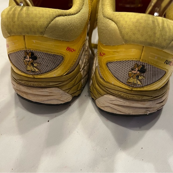 RUN DISNEY New Balance Run Disney 2026 ladies size 12 - Picture 4 of 15